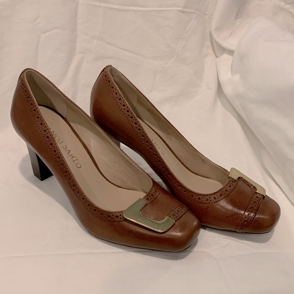 NWOT Franco Sarto caramel brown pumps with leather upper. Size 7M with 3” heel. - Picture 3 of 9